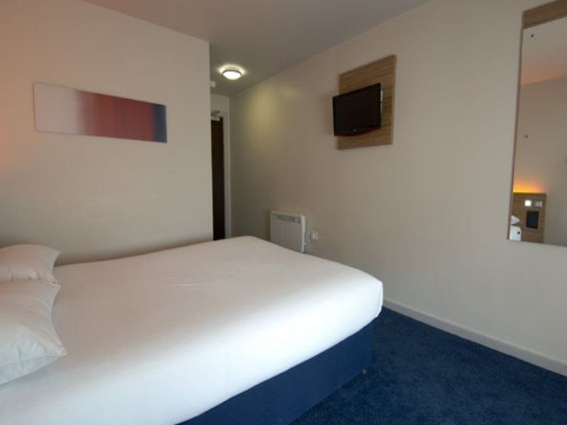 אדינבורו Travelodge Cameron Toll Hotel מראה חיצוני תמונה